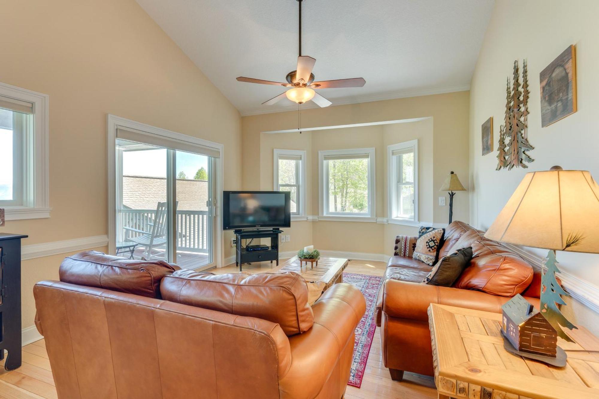 Lake-View Condo With Covered Deck In Hiawassee! Exterior foto