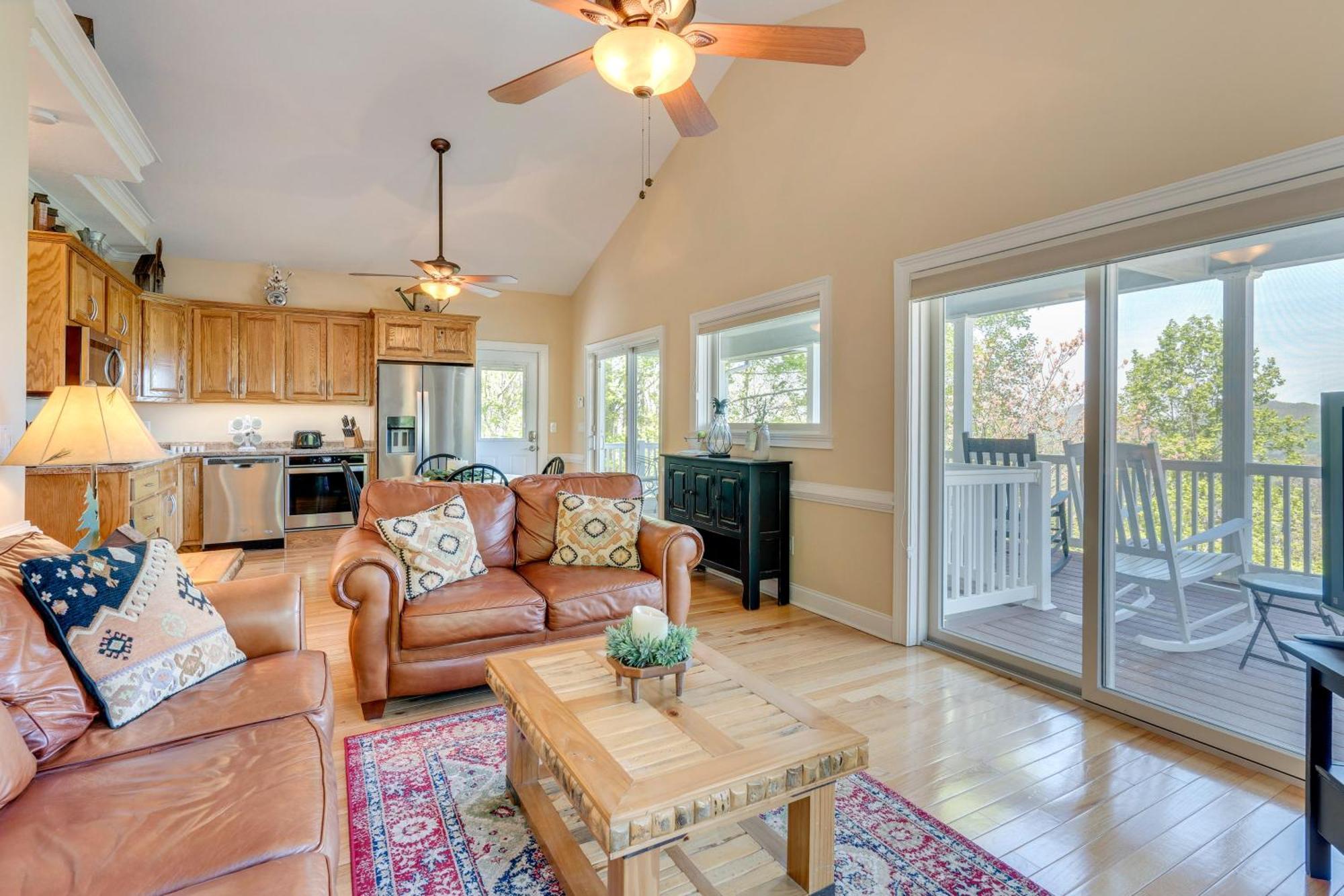 Lake-View Condo With Covered Deck In Hiawassee! Exterior foto