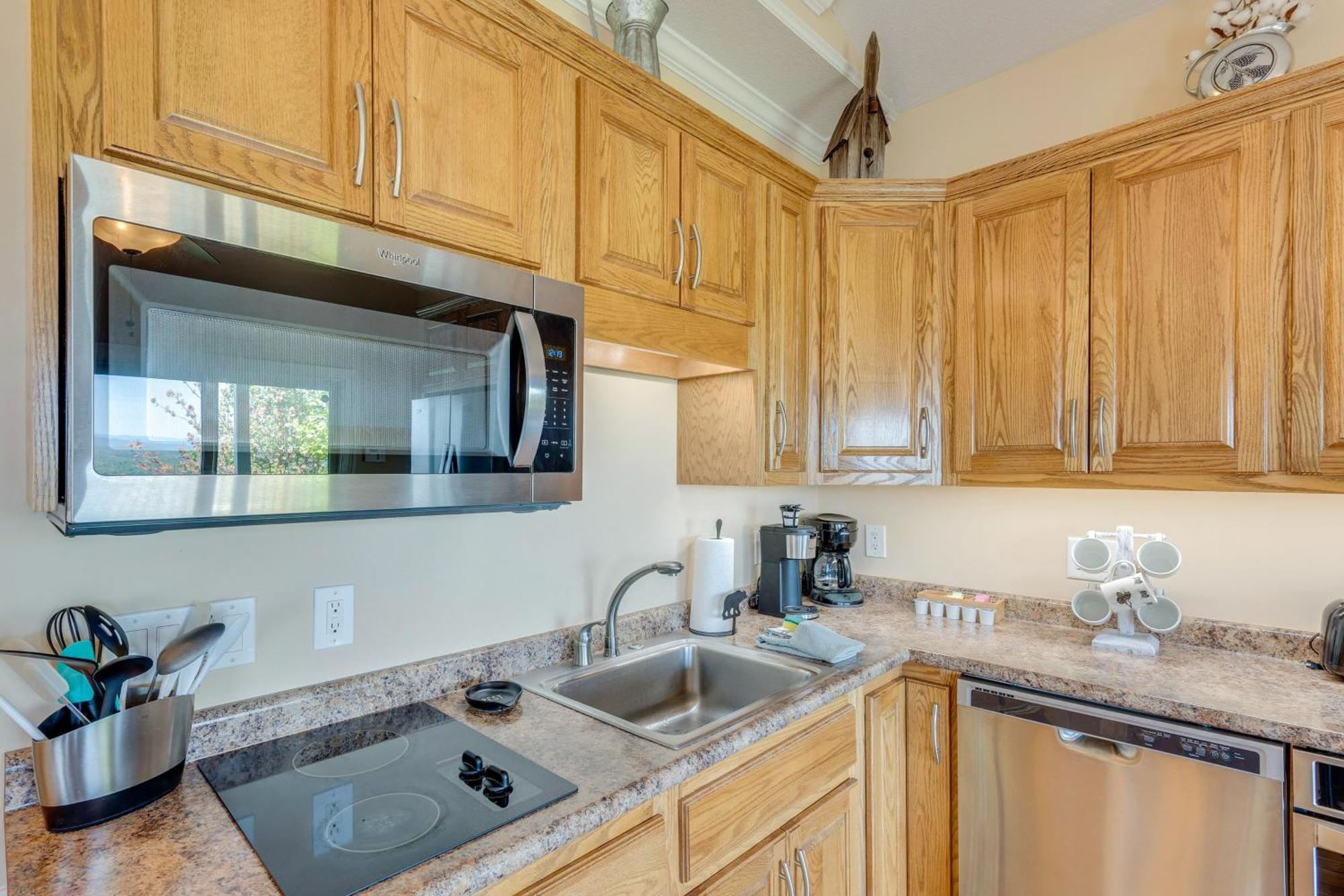 Lake-View Condo With Covered Deck In Hiawassee! Exterior foto