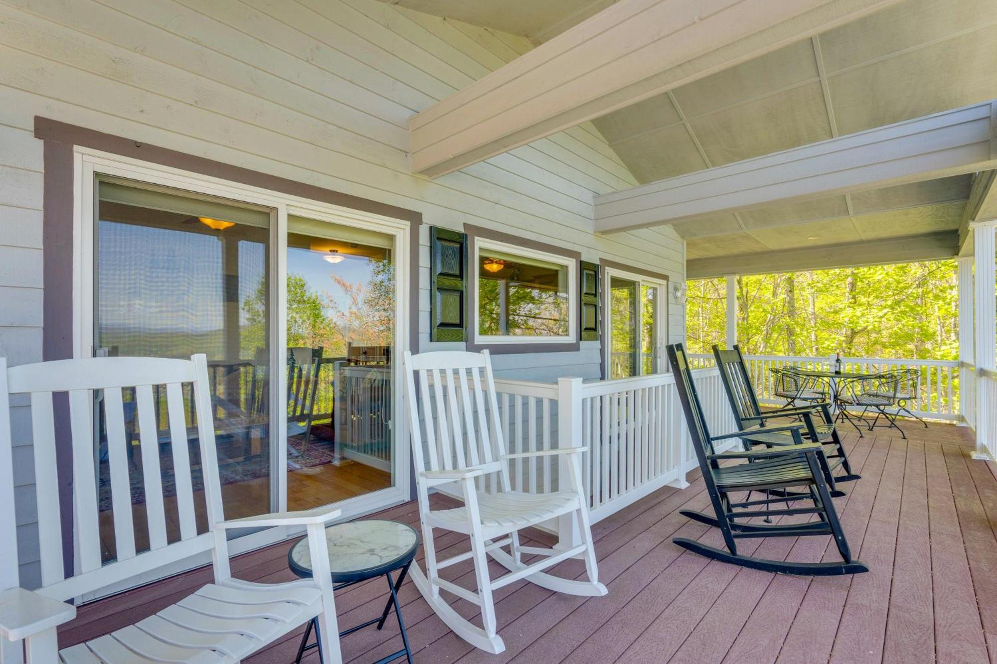 Lake-View Condo With Covered Deck In Hiawassee! Exterior foto