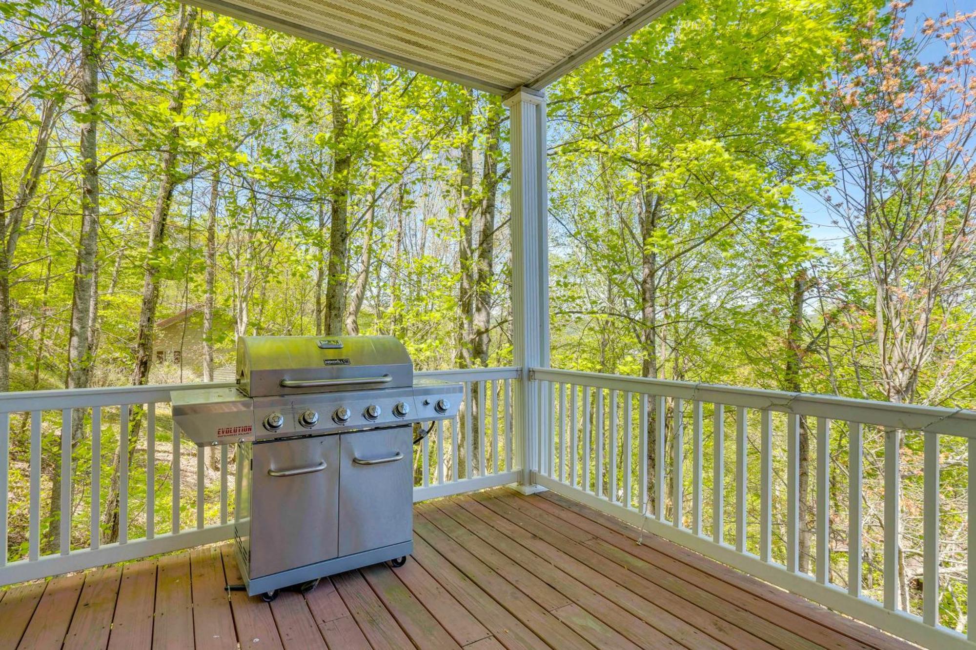 Lake-View Condo With Covered Deck In Hiawassee! Exterior foto